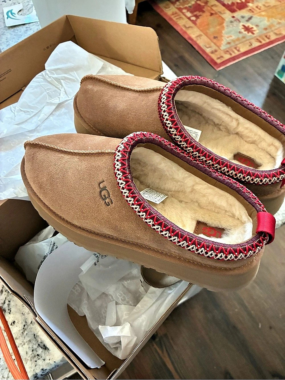 UGG Tazz II Platform Slippers Brown & Red US 9 NWT
